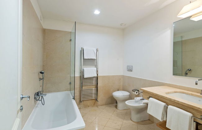 Garden & Wine Country Stay - Photo 16