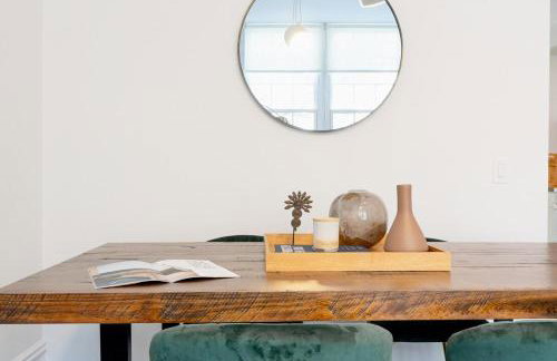E10-2 Designer East Village Townhouse 1BR W D - Foto 10