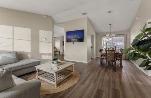 New Listing Pool and Game Room 4BR - Foto 7