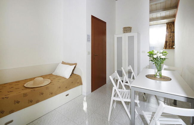 Bungalow in Caorle With Garden Furniture - Foto 12