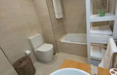 Torre D'Arenas, playa Victoria, piscina y parking - Photo 30