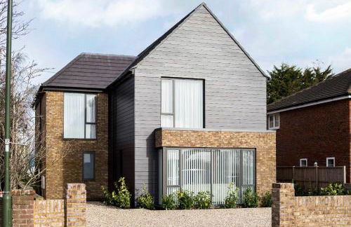 Stylish new Home With Parking - King Beds Garden - Foto 2