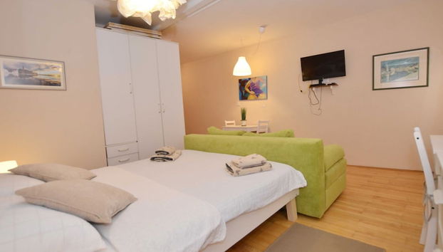 Simple and Sunny Studio Apartment - Foto 3, Habitación