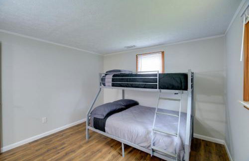 Bluefield Home with Covered Deck - Near Parks! - Foto 16