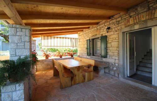 Authentisches Steinhaus mit Garten, Grill, Spielplatz, Trampolin - Foto 31