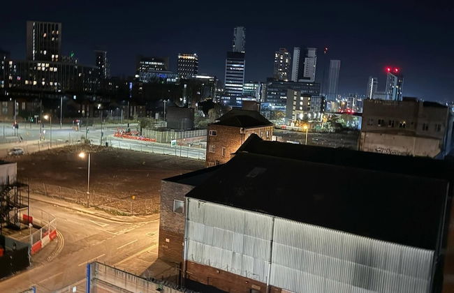 Luxe I Penthouse I Balcony I City Views I Parking I Liverpool City Center I - Photo 13