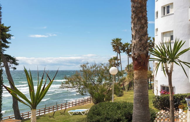 1 Line Beachfront Apartment With Stunning sea View - Foto 13