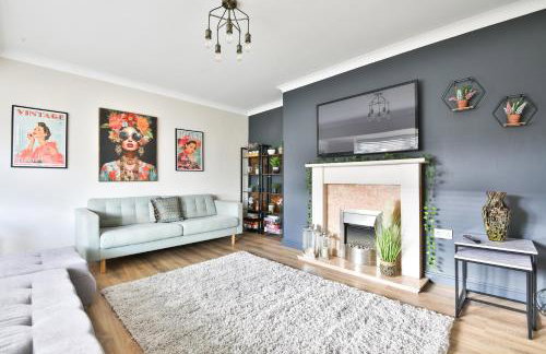 Spacious & Modern Triple-Story Cardiff Home with Pool Table - Foto 2