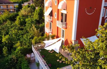 Villa Elvira - Foto 2