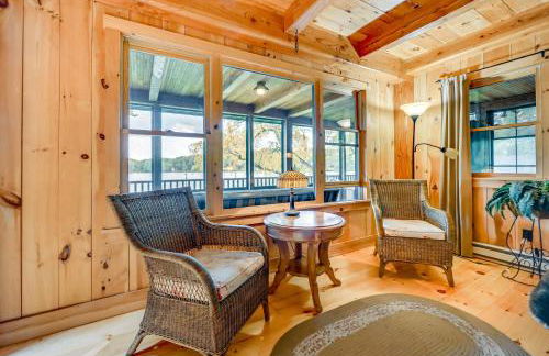 Lakefront Westhampton Cabin with Beach and Kayaks! - Foto 9