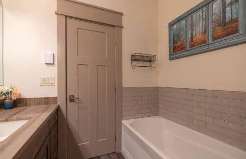 Sugar Loaf Haven by KABINO Huge Views Garage Fishing Snowmobile - Foto 31