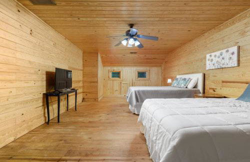 The Wagon Wheel Cabin Hot Tub Sleeps 10 Spacious - Foto 8