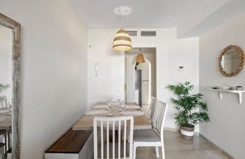 Beautiful 3 Bed Stylish & Cozy Apartment - Susanna Suite - Photo 22