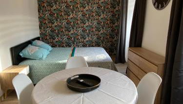 Studio 1er étage - Centre-ville - Local vélos disponible - Foto 4