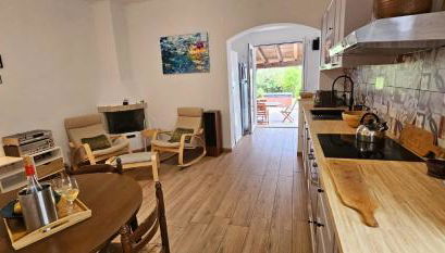 Seaside Villa with Hot Tub, 5mins walk from the sea - Foto 5