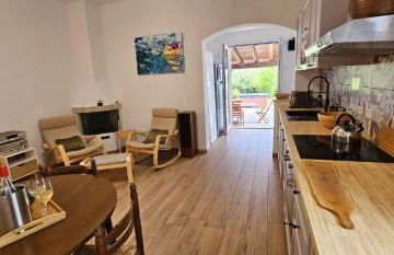 Seaside Villa with Hot Tub, 5mins walk from the sea - Foto 5