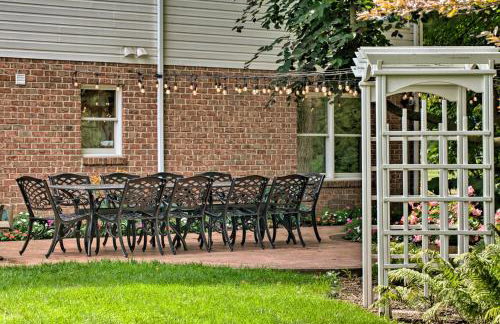 Charming Apartment with Yard and Beautiful Gardens! - Foto 24