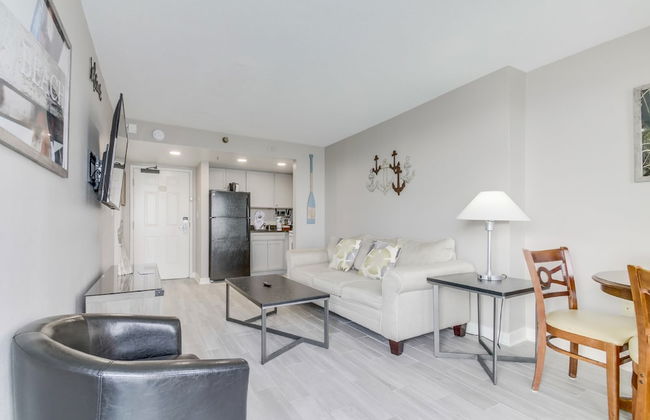 Ocean Front Condos at Patricia Grand - Foto 25