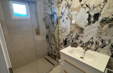 Cellinis Home Apartment - Photo 7