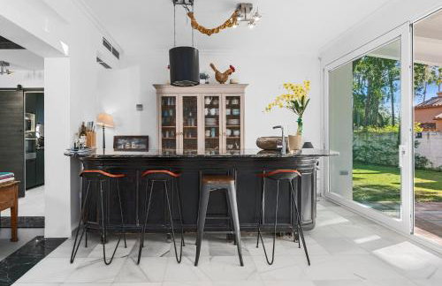 Villa Familiar con Piscina - Photo 6