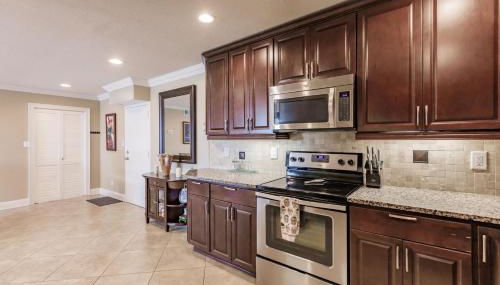 1055-606 Gulf Side High Rise with Pond View - Foto 5