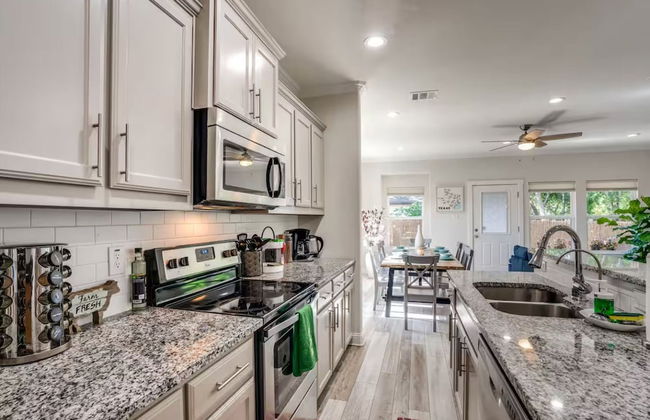 4BR Farmhouse N Po in Spencer - Photo 6