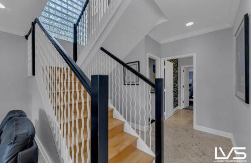 New Royal 80ft Waterfront Wlk2Beach HotPool Spa KitchenBBQ - Foto 52