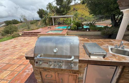 Riverside Views & Pool Retreat - Foto 29