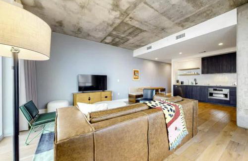 Luxe High Rise off of Rainey St - Foto 2