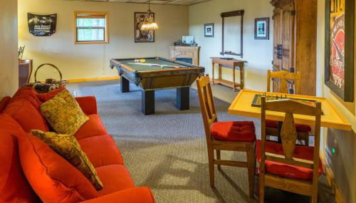 3 Bed 3 Bath Vacation home in Sylva - Photo 3