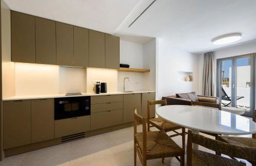 Azure Naousa - Photo 57