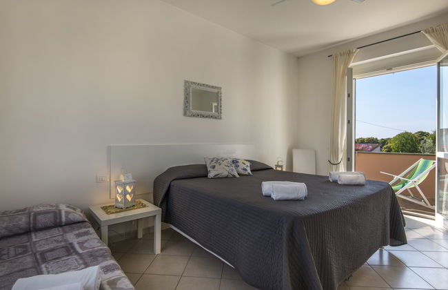 Marina Velca - Foto 20