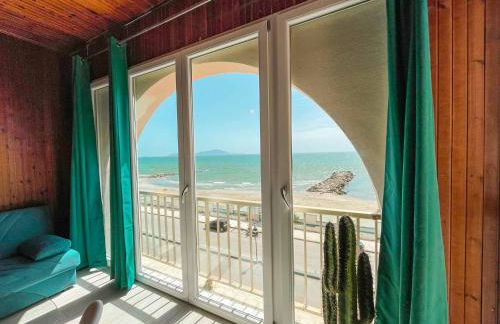 Athena Sea front Apartment, Parking & Pool - Foto 22