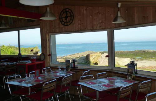 Charming Breton Holiday Home Right by the sea - Photo 55