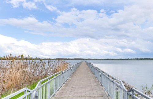 Walk to Downtown and Seneca Lake Updated Retreat! - Foto 27