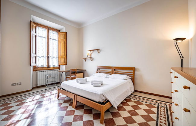 YiD elegant near tramvia - Photo 2