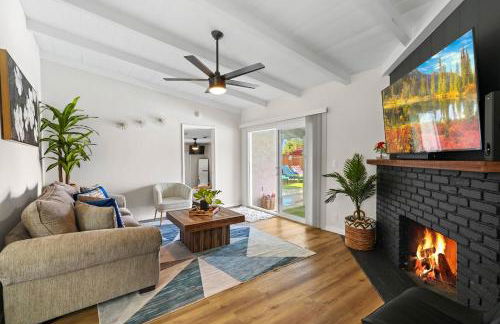 Sleeps 12 - Hot Tub - Pool - Game Room & Fire Pit! - Foto 74