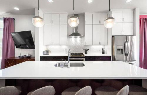 Ultimate Bach 10min to DT IG Walls Every Room - Foto 28