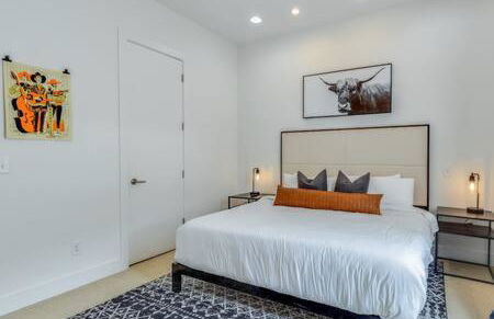 Stylish 4 Bed with Rooftop, Garage Near Hot Spots Less Than 5 Mins to Belmont, 10 Mins to Broadway, 24 Hour Hospitality Team, Perfect for Groups, Available for Long Term Rental - Foto 17