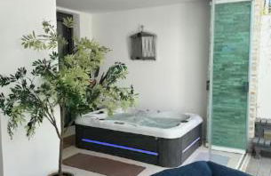 Luxury Apartment next to Golf Course in Marbella - Photo 21