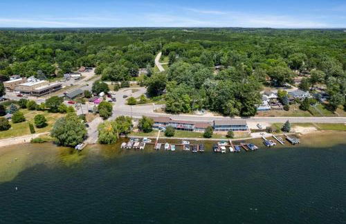 Cozy Suite w Stunning Lake Views at Fife Lake Lodge - Foto 24