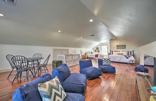 Peaceful Schulenburg Farmhouse with Fire Pit and Games - Foto 18