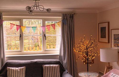 Dreamy Suffolk Country Cottage Escape - Photo 5