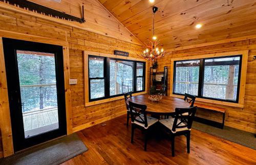 5R Cozy log chalet in fantastic location. Ski, snowshoe, fish, explore! AC, pet friendly! - Photo 7