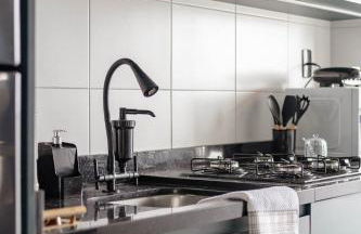 Perto de tudo em Itajaí apê com varanda e 2 vagas - Foto 8