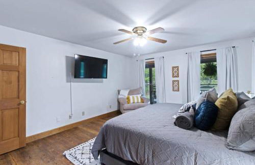 Wooded Retreat with game area and hot tub - Foto 23