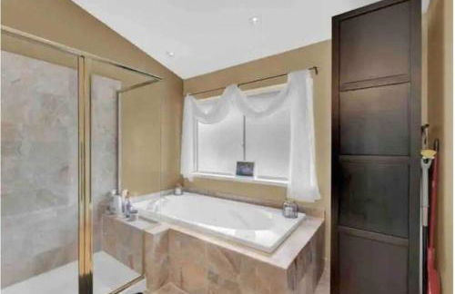 A master suite with own kitchenette and bath - Foto 3