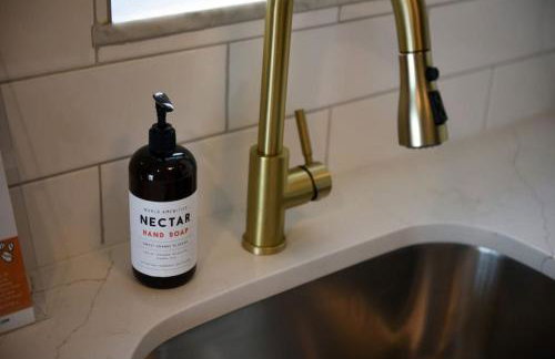 HostWise Stays - Grandview Balcony with Stunning Skyline Views - Foto 48