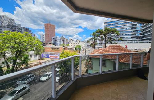 Aconchegante, amplo e central - Foto 15