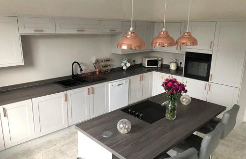 Stunning Bebington Maisonette - large private drive and entrance, good transport links - Foto 2